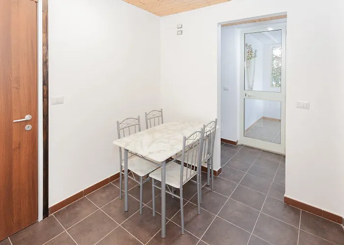 Bed & Breakfast Brezza Marina 2 *